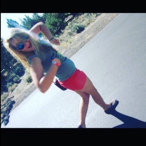 Meet Your Posher - Picture 2 of 3